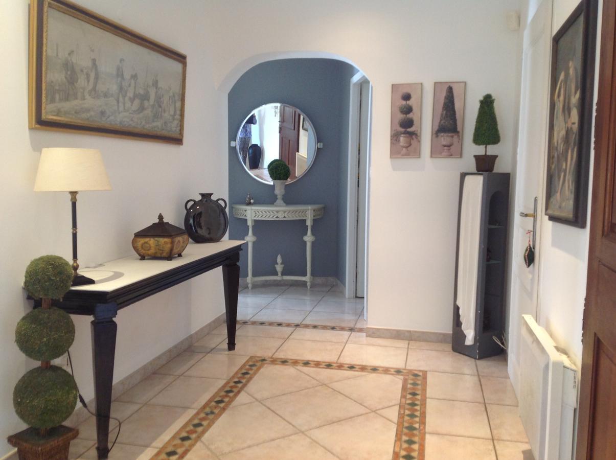 B&B Les Muscades Saint-Étienne-du-Grès 外观 照片