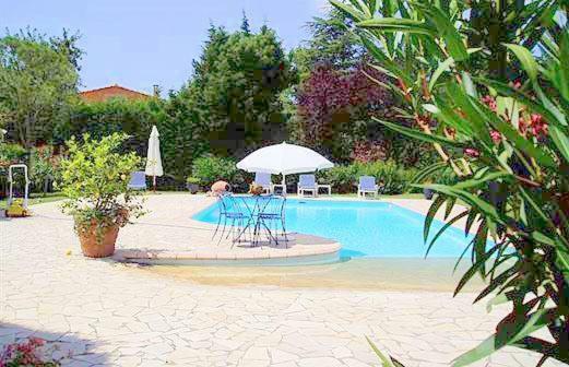 B&B Les Muscades Saint-Étienne-du-Grès 外观 照片