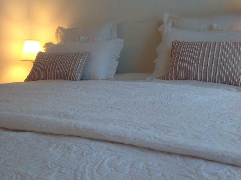 B&B Les Muscades Saint-Étienne-du-Grès 外观 照片