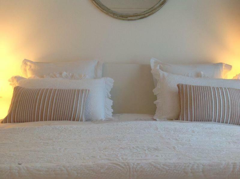 B&B Les Muscades Saint-Étienne-du-Grès 外观 照片